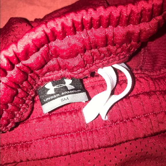 Under armour red basketball shorts - Picture 2 of 3